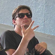 dom_b